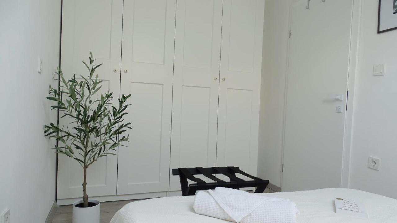 Petite Grey Apartment With Free Private Parking Загреб Екстериор снимка